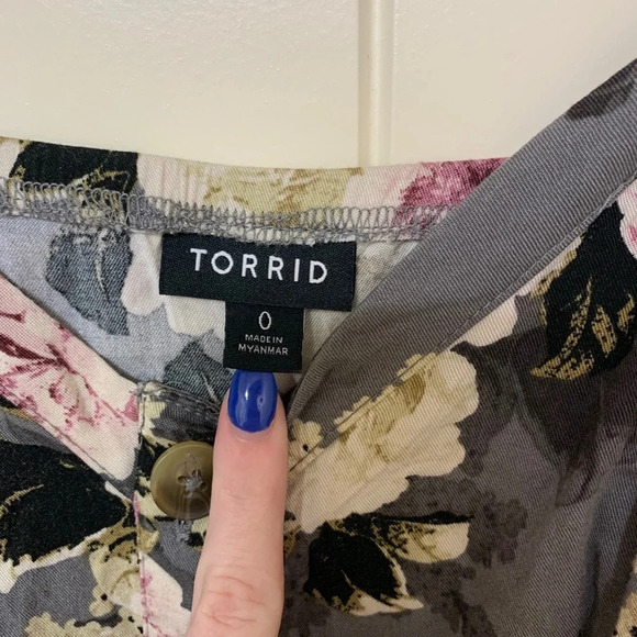 Torrid Floral Tank - Picture 5 of 7